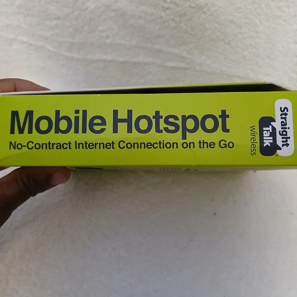 Straight Talk Black Mobile Hotspot. Powered By Verizon - Picture 4 of 4